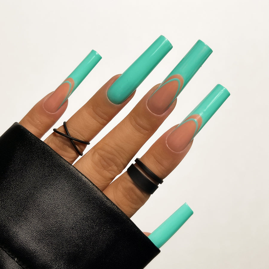 Kiara Sky - Teal the Show