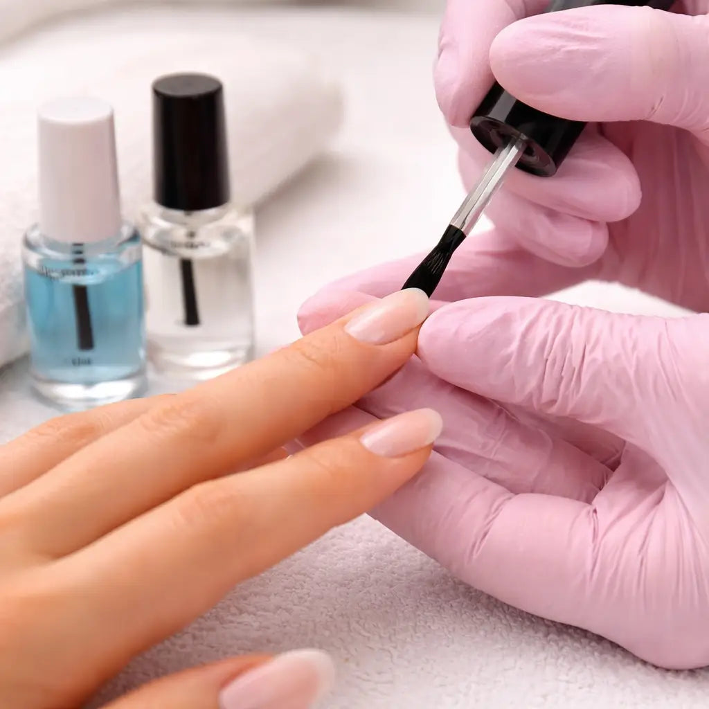 The Secret to Long-Lasting Nails: How Dehydrators and Primers Prevent Lifting and Improve Retention