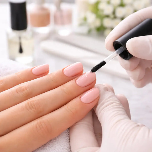 How the Right Nail Top Coat Protects Color and Boosts Shine